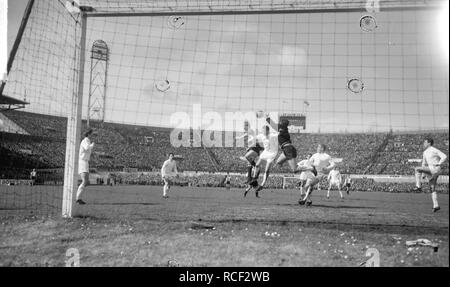 Ajax tegen Feyenoord 1-1 in Olympisch Stadion , spelmoment, Bestanddeelnr 917-6647. Foto Stock