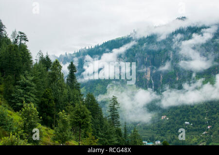 Manali / India: vista sulla natura intorno a Manali in India. Foto Stock