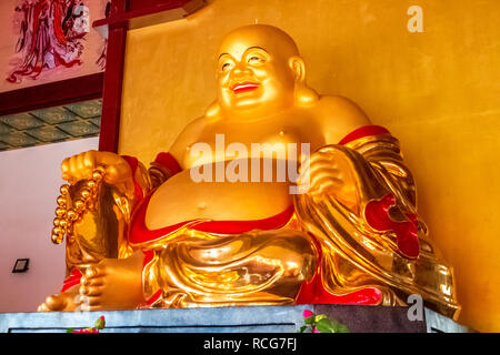 Statua del Buddha Sorridente in Hua Yan o Tempio Huayan in Tumen, Cina. Provincia di Jilin, coreano Yanbian Prefettura. Un luogo popolare di turisti da t Foto Stock