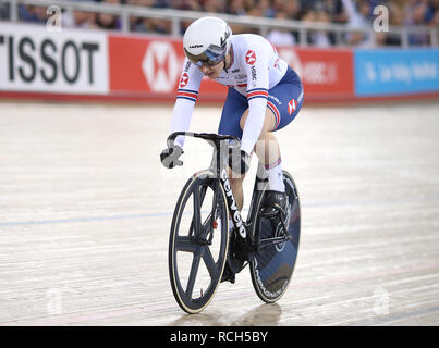 Katy Marchant di Gran Bretagna durante il giorno 3 dell'Tissot UCI di ciclismo su pista di Coppa del Mondo a Lee Valley VeloPark, Londra. Foto Stock