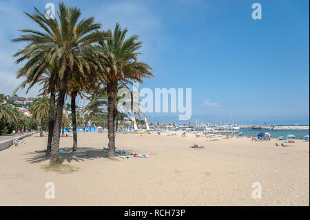 Spiaggia di Le Lavandou, Var, Provence-Alpes-Côte d'Azur, in Francia, in Europa Foto Stock