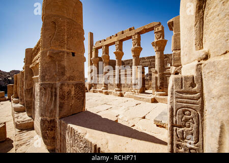 Il vecchio tempio egizio Philae in Aswan Foto Stock