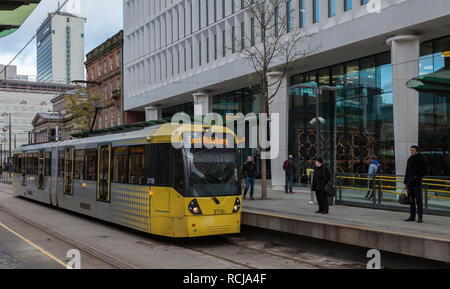 Piazza San Pietro Metrolink stop, Manchester Foto Stock