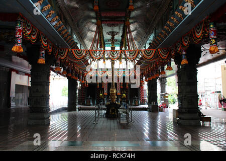 Un tempio indù (Sri Senpaga Vinayagar tempio) in Singapore. Foto Stock