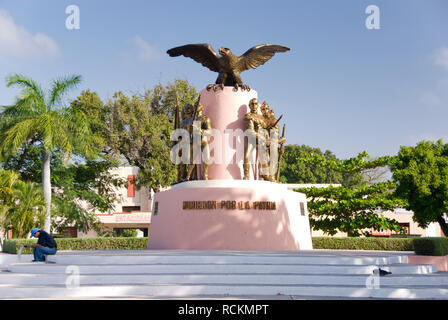 Messico - Jan 15 2007: Chapultepec 1847 War Memorial Statua in Mejorada Park, Merida Foto Stock