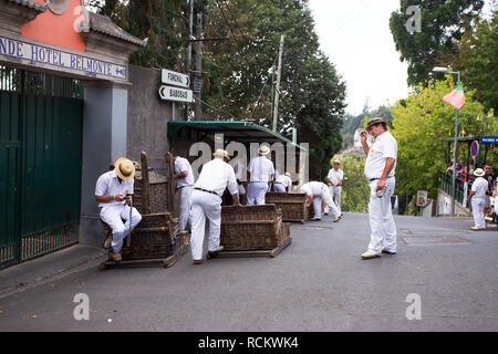 Vimini Toboggan Run avvia, Funchal Foto Stock