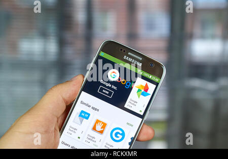 MONTREAL, Canada - 23 Giugno 2016 : il logo di Google e applicazioni su Samsung S7 schermo. Foto Stock