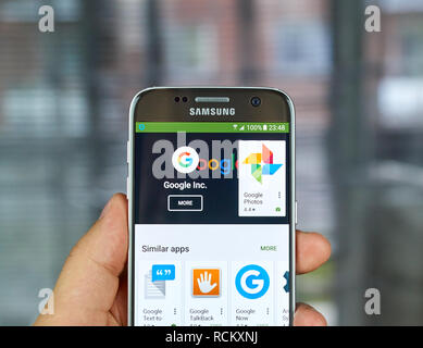 MONTREAL, Canada - 23 Giugno 2016 : il logo di Google e applicazioni su Samsung S7 schermo. Foto Stock