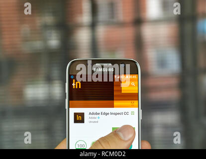 MONTREAL, CANADA - Luglio, 15 : Adobe Edge ispezionare applicazione su Samsung s7 schermo. Adobe Edge ispezionare CC è cross-browser strumenti di test. Foto Stock