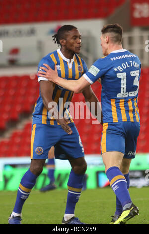 Stoke on Trent, Regno Unito. 15 gennaio, 2019. Shrewsbury Town defender James Bolton (13) celebra il punteggio durante la FA Cup terzo turno Replay match tra Stoke City e Shrewsbury Town a Bet365 Stadium, Stoke-on-Trent, in Inghilterra il 15 gennaio 2019. Foto di Jurek Biegus. Solo uso editoriale, è richiesta una licenza per uso commerciale. Nessun uso in scommesse, giochi o un singolo giocatore/club/league pubblicazioni. Credit: UK Sports Pics Ltd/Alamy Live News Foto Stock