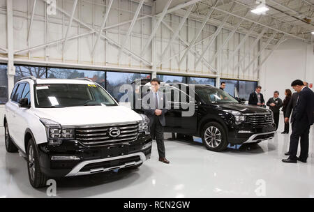 Detroit, STATI UNITI D'AMERICA. 15 gennaio, 2019. Questa foto scattata a gennaio 15, 2019 Mostra modelli di veicolo sul display nel recentemente aperto R&D Center di Guangzhou Automobile Group (GAC) a Detroit, gli Stati Uniti. Guangzhou Automobile Group (GAC) ha inaugurato un centro di ricerca e sviluppo a Detroit, Stati Uniti Stato del Michigan. Credito: Xu Yuan/Xinhua/Alamy Live News Foto Stock