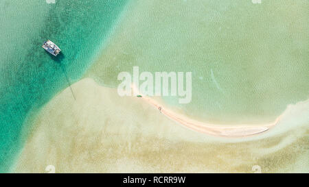 Piccola isola di Rangiroa Atoll, Tuamotu, Polinesia Francese Foto Stock