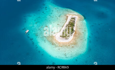 Piccola isola di Rangiroa Atoll, Tuamotu, Polinesia Francese Foto Stock