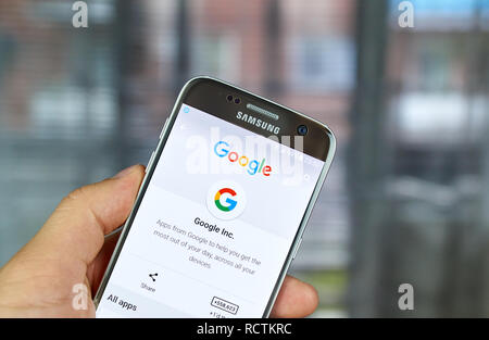 MONTREAL, Canada - 23 Giugno 2016 : il logo di Google e applicazioni su Samsung S7 schermo. Foto Stock