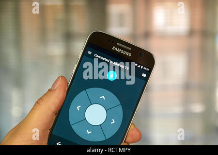 MONTREAL, Canada - 23 Giugno 2016 : Google Android applicazioni di controllo remoto sul Samsung S7 schermo. Foto Stock