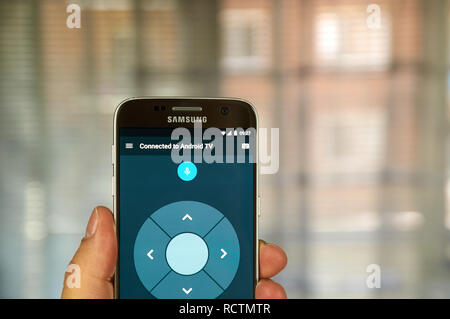 MONTREAL, Canada - 23 Giugno 2016 : Google Android applicazioni di controllo remoto sul Samsung S7 schermo. Foto Stock