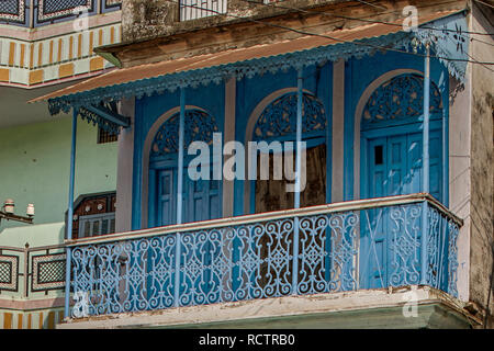 04-ott-2005 nel lato Ramnagar Fort Varanasi antico edificio di architettura- Uttar Pradesh , India asia Foto Stock