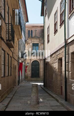 Santa Maria Street, Guimaraes, Sito Patrimonio Mondiale dell'Unesco, provincia del Minho, Portogallo, Europa Foto Stock