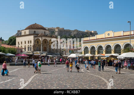 Atene, Grecia - 6 Giugno 2018: Monastiraki Square nel centro di Atene, Grecia Foto Stock