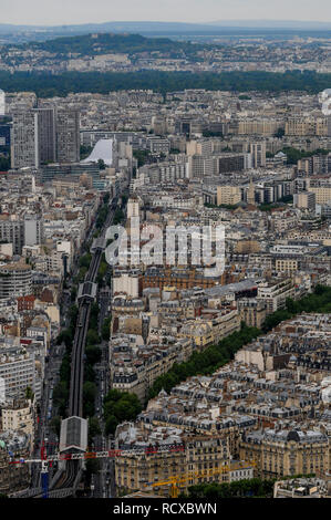 Vista generale della capitale francese visto dalla terrazza della torre di Montparnasse, Parigi, Francia Foto Stock