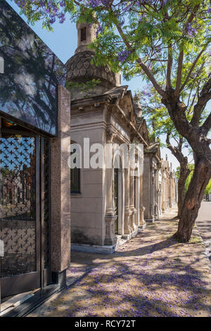 Novembre 29, 2014 - Buenos Aires, Argentina: Il Cimitero di Chacarita a Buenos Aires, Argentina su un giorno d'estate. Photo credit: Sara Armas / Alamy Foto Stock