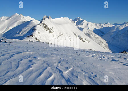 Paesaggio invernale con le montagne e gli alberi del Bugaboos, Purcell montagne, Bugaboo Parco Provinciale, Britisch Columbia Foto Stock