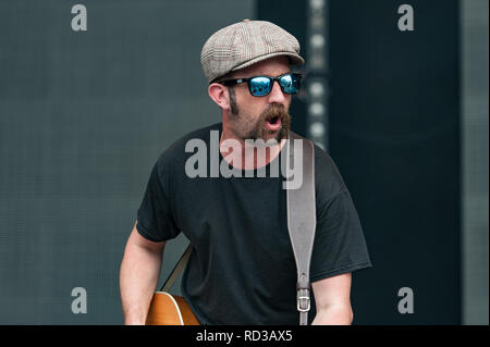 Il rumjacks sul palcoscenico il barbuto teoria festival Foto Stock