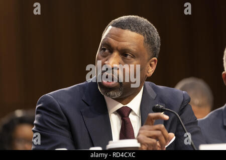 Washington, Distretto di Columbia, Stati Uniti d'America. 16 gennaio, 2019. Derrick Johnson, Presidente e Chief Executive Officer.NAACP partecipa a un'audizione di conferma di William Barr ad essere gli Stati Uniti Attorney General, audizione alla Commissione giudiziaria del Senato, 16 gennaio 2019, sul colle del Campidoglio di Washington DC. Credito: Chris Kleponis/CNP Credito: Chris Kleponis/CNP/ZUMA filo/Alamy Live News Foto Stock