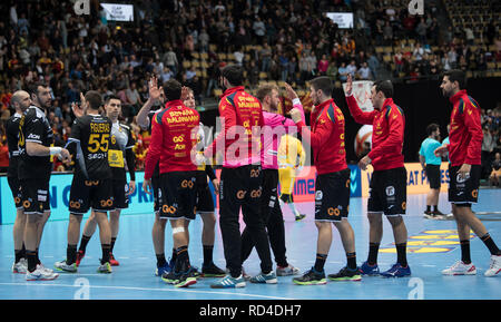 16 gennaio 2019, il Land della Baviera, München: Pallamano: World Championship, Macedonia - Spagna, turno preliminare, gruppo B, quarta giornata nell'Olympic Hall. I giocatori di Spagna allegria dopo il gioco. Foto: Sven Hoppe/dpa Foto Stock