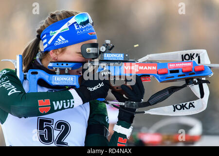 Ruhpolding in Germania. Xvii gen, 2019. Biathlon: Coppa del Mondo, 7.5 km donna sprint nel Chiemgau Arena. Franziska Preuß dalla Germania è al tiro poligono di tiro. Credito: Matthias esitano di fronte/dpa/Alamy Live News Foto Stock