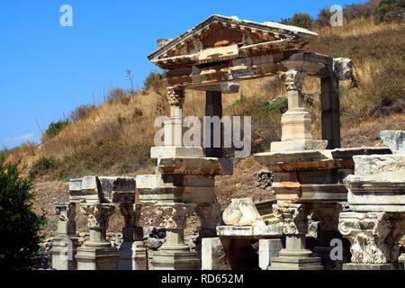 Efeso (Greco Antico Ἔφεσος, turco Efes) era una antica città greca sulla costa occidentale dell'Anatolia, vicino attuale Selçuk, provincia di Izmir, Turchia. Foto Stock