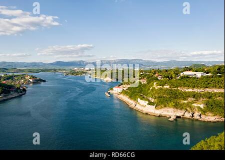 Ingresso di Santiago de Cuba bay visto dalla Fortezza di San Pedro de la Roca o Castillo del Morro, Patrimonio Mondiale dell Unesco Foto Stock