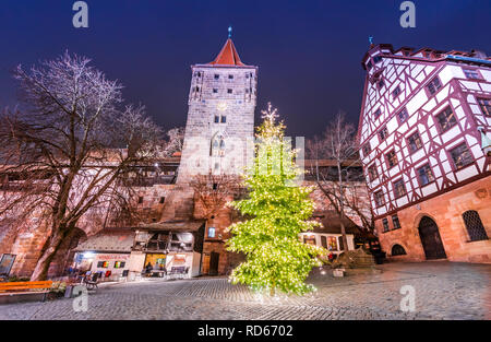 Norimberga, città imperiale da Media Franconia, Baviera, Germania - Natale decorato city Foto Stock