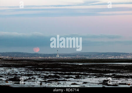 Il sangue super luna da Worthing, West Sussex nel novembre 2016 Foto Stock