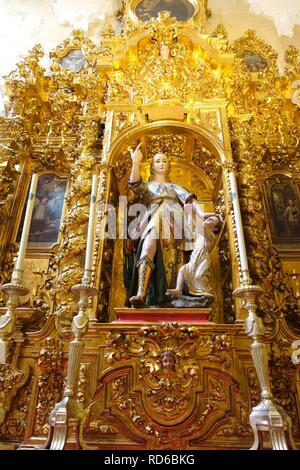 Altare di Santa María El Azul y Ángel de la guarda, Moschea-cattedrale di Córdoba, Spagna - Foto Stock