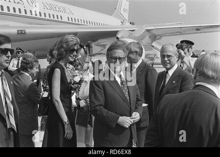 Am. Min. v Buza Zaken , il dr. Henry Kissinger brengt bezoek aan Nederland aankoms, Bestanddeelnr 928-7251. Foto Stock