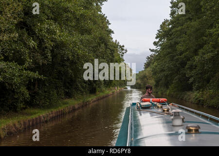 Un tratto tranquillo della Llangollen Canal a Whixall Moss, in Inghilterra/Galles confine. Modello rilasciato Foto Stock