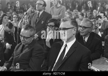 Amsterdam. Audizione in het Ignatiuscollege oltre uittreden uit Camere Katholieke Ke, Bestanddeelnr 922-0468. Foto Stock