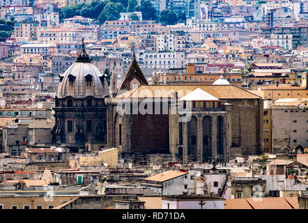 Antica cattedrale Duomo di San Gennaro in Napoli. Foto Stock