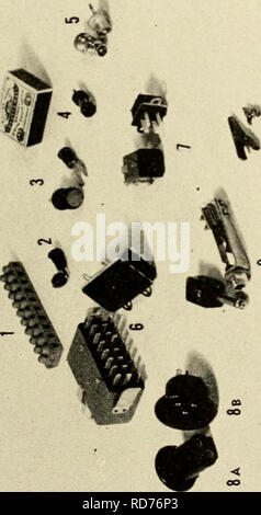 . Apparecchio elettronico per la ricerca biologica. Apparato elettronico ed elettrodomestici; Biologia -- Ricerca. 1^ a.. V. c s: s: ""• -Si a >0 a. Si prega di notare che queste immagini vengono estratte dalla pagina sottoposta a scansione di immagini che possono essere state migliorate digitalmente per la leggibilità - Colorazione e aspetto di queste illustrazioni potrebbero non perfettamente assomigliano al lavoro originale. Donaldson, Pietro Eden Kirwan. New York, Academic Press Foto Stock