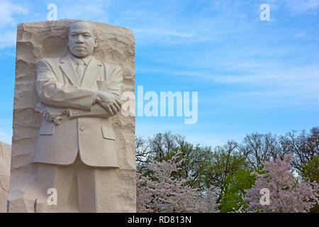 Martin Luther King Jr Memorial durante il Cherry Blossom Festival di Washington DC. Foto Stock