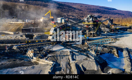 Crusher, Highland sabbia e ghiaia Inc o Highland Pietra, città di Woodbury, Highland Mills, NY, STATI UNITI D'AMERICA Foto Stock