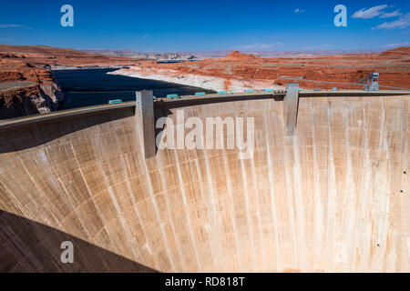 Glen Canyon Dam, Glen Canyon National Recreation Area, Page Arizona USA Foto Stock