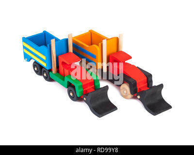 Foto di un camion in legno i bulldozer con un rimorchio di faggio in diversi colori su un bianco sfondo isolato Foto Stock