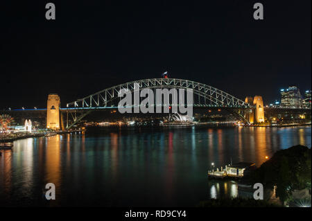 Il Sydney Harbour Bridge di notte, Sydney, Australia Foto Stock