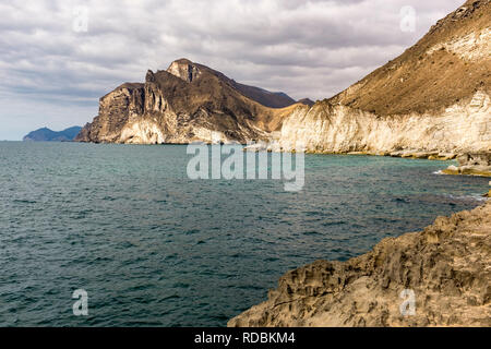La costa frastagliata di Mughsayl, vicino a Salalah, provincia di Dhofar, Oman Foto Stock