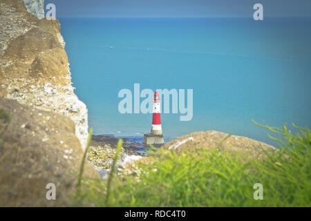 Le sette sorelle è una serie di chalk cliffs dal canale inglese. Essi fanno parte del South Downs in East Sussex. Foto Stock