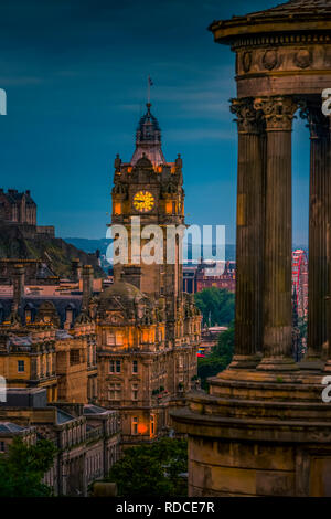 Europa, Großbritannien, Schottland, Edimburgo, Aussichtspunkt, Calton Hill, Hotel Balmoral, Turm Foto Stock