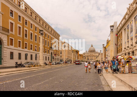 Roma, Italia - 23 Giugno 2018 - Piazza San Pietro, Roma, Italia Foto Stock