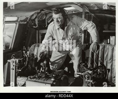 L'uomo nel cielo (1957) AKA DECISIONE CONTRO JACK HAWKINS CHARLES CRICHTON (DIR) RACCOLTA MOVIESTORE LTD Foto Stock